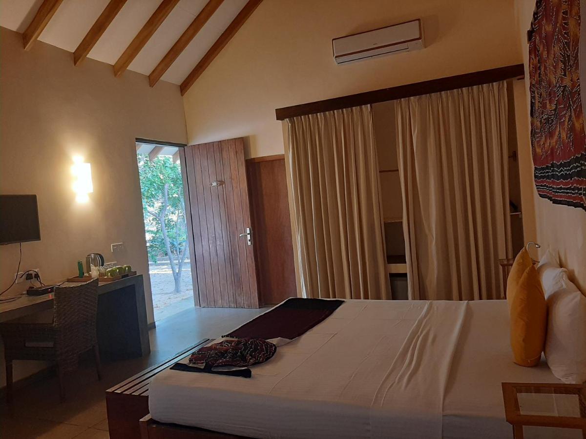 Giman Free Beach Resort Passikudah Exterior photo